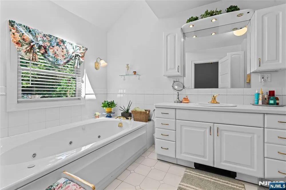 243 W Saddle River Road Upper Saddle River, NJ 07458