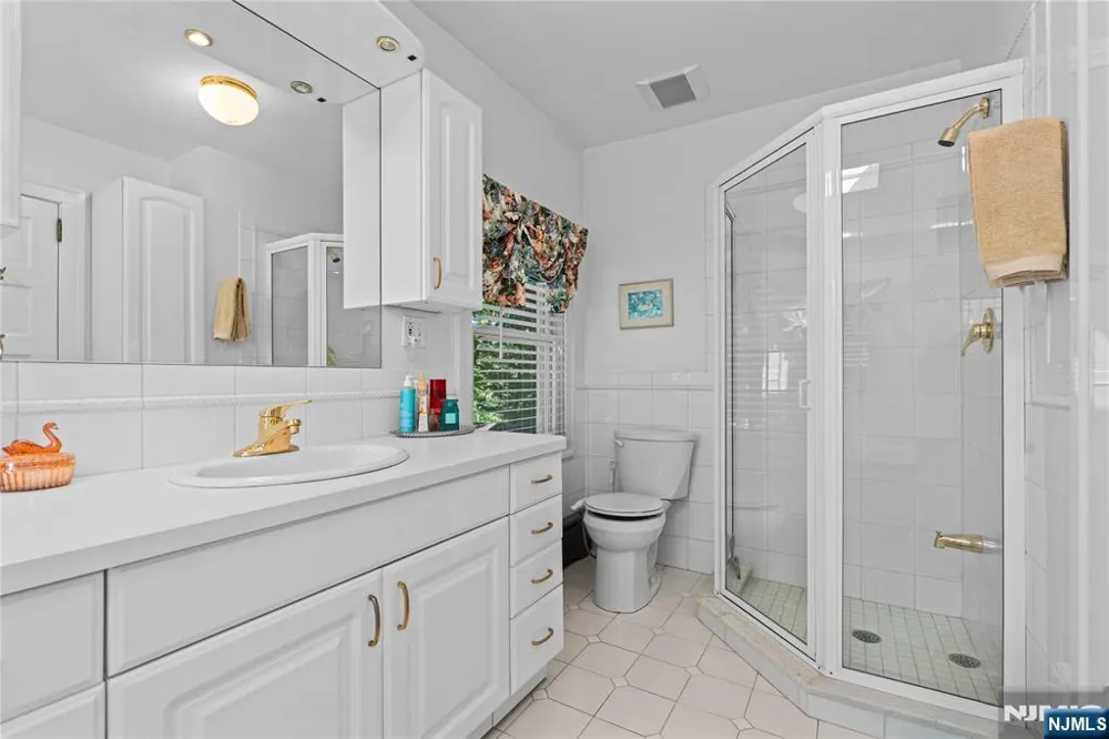 243 W Saddle River Road Upper Saddle River, NJ 07458