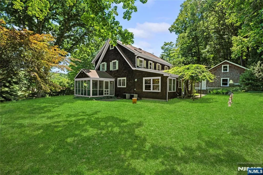 243 W Saddle River Road Upper Saddle River, NJ 07458