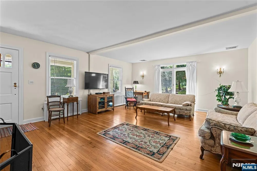 243 W Saddle River Road Upper Saddle River, NJ 07458