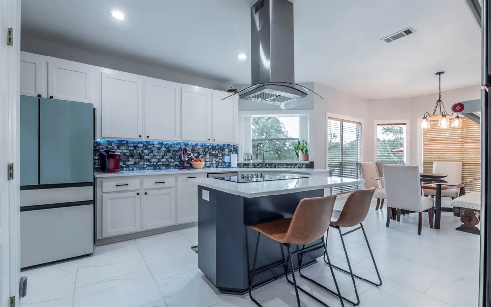 333 Wesley Ridge Spicewood, TX 78669