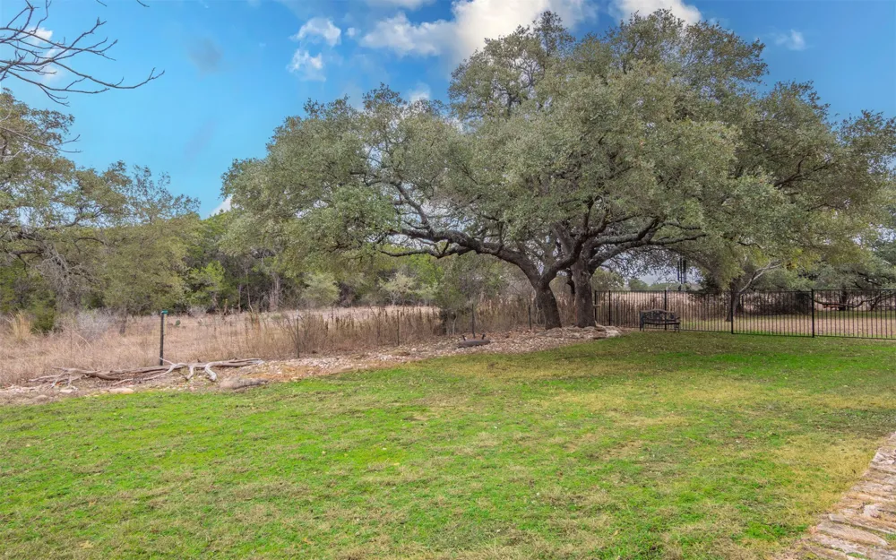 333 Wesley Ridge Spicewood, TX 78669