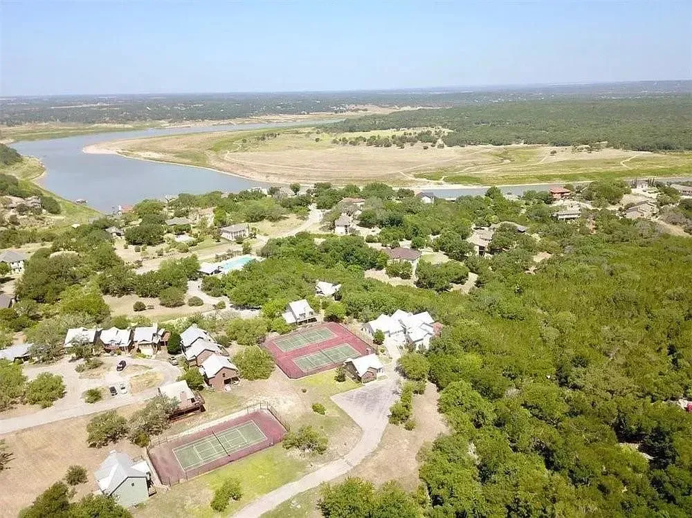 333 Wesley Ridge Spicewood, TX 78669