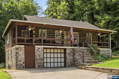 13 Woodside Drive