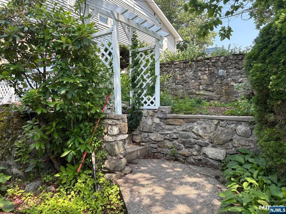 38 River Styx Hopatcong, NJ 07843