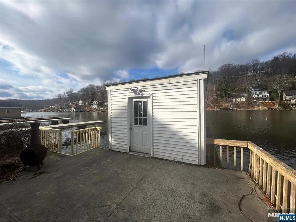 38 River Styx Hopatcong, NJ 07843