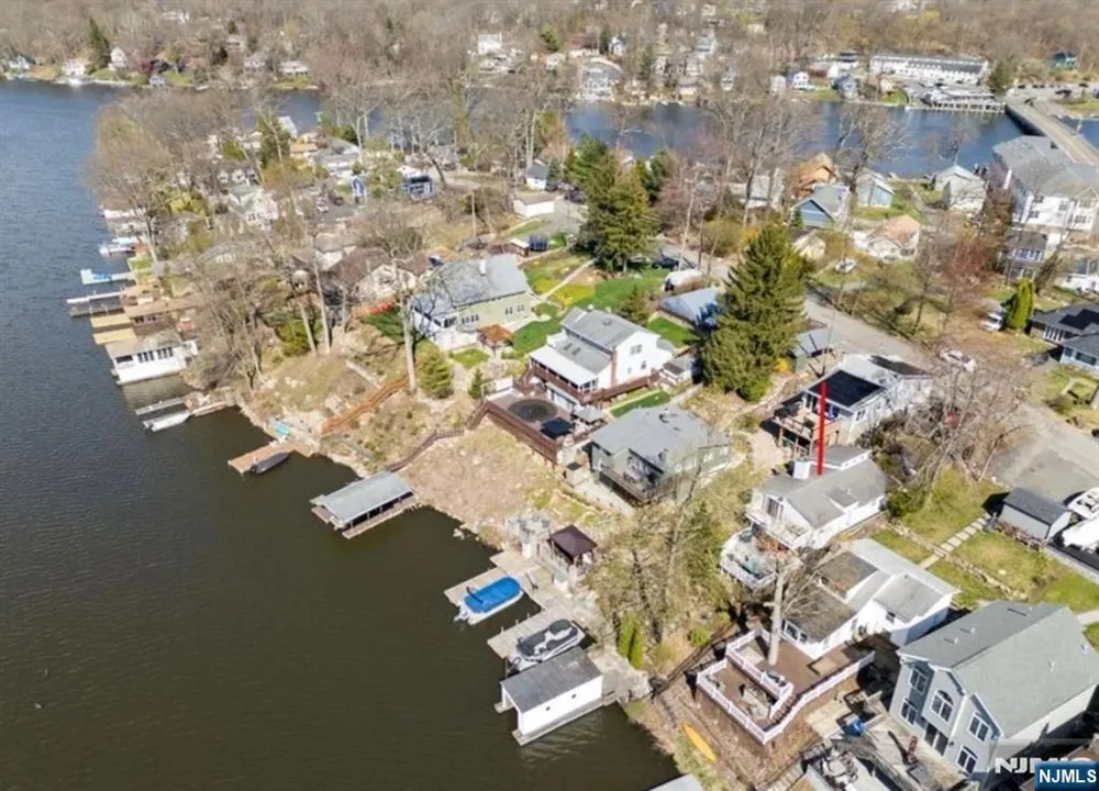 38 River Styx Hopatcong, NJ 07843