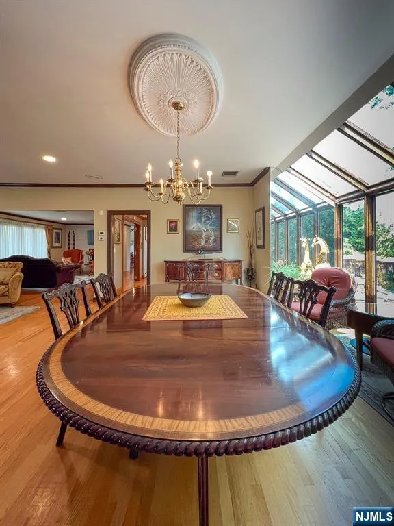 203 Harwood Place Paramus, NJ 07652