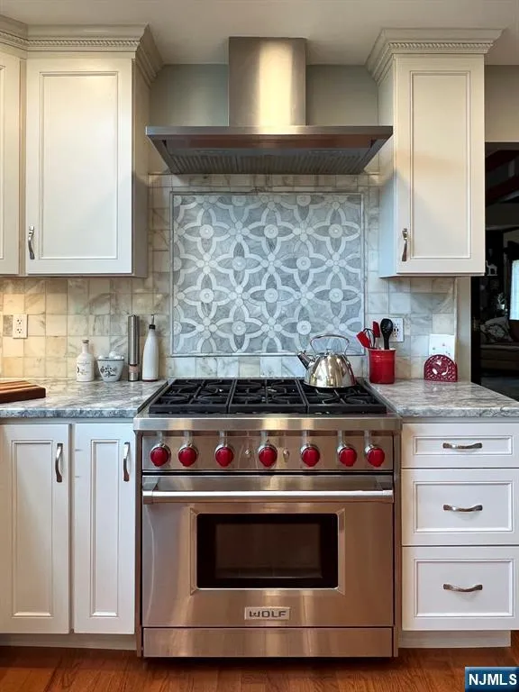 203 Harwood Place Paramus, NJ 07652