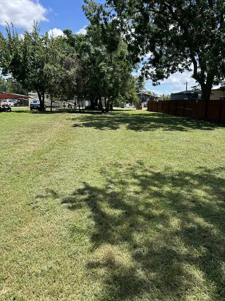 704 Hill Street Smithville, TX 78957