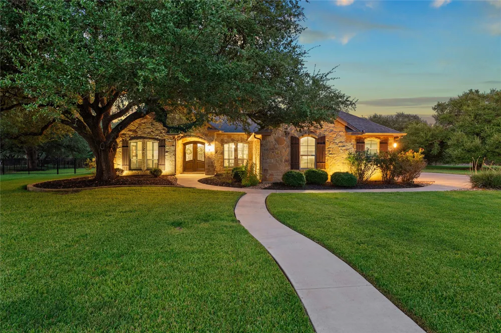 3041 Rolling Meadow Drive Salado, TX 76571