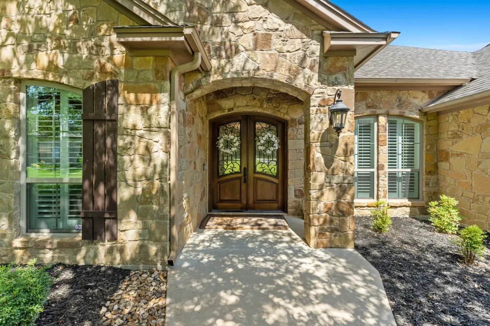 3041 Rolling Meadow Drive Salado, TX 76571