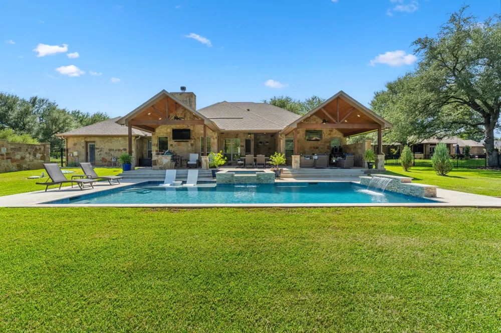 3041 Rolling Meadow Drive Salado, TX 76571