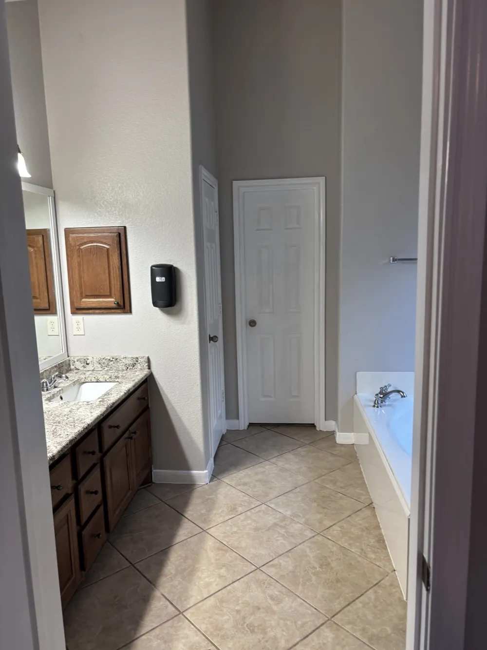404 E Nakoma Drive Hutto, TX 78634