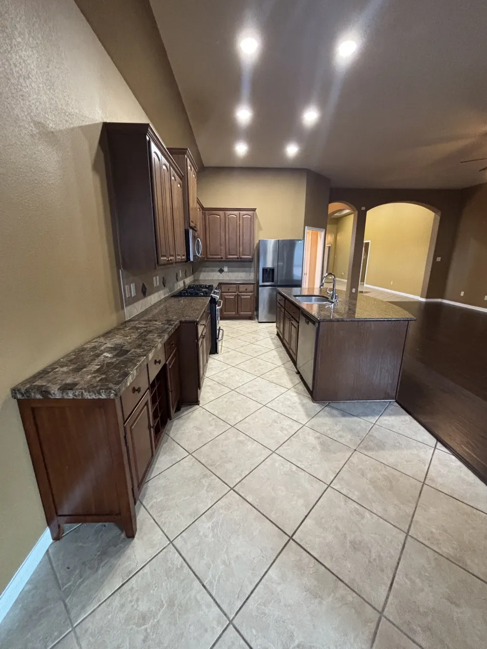 404 E Nakoma Drive Hutto, TX 78634