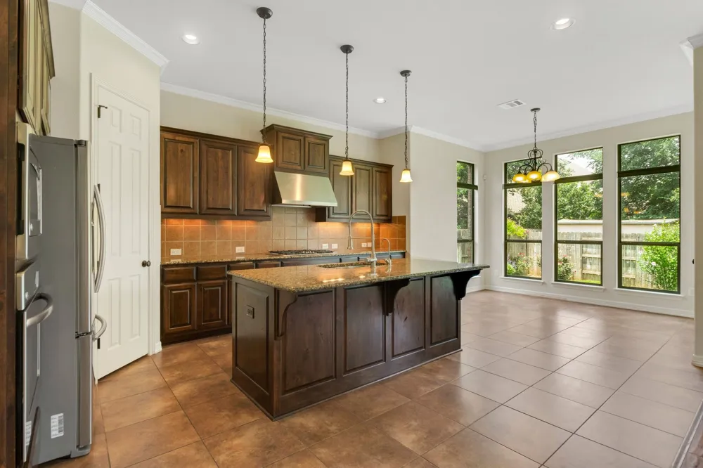 208 Angus Drive Cedar Park, TX 78613
