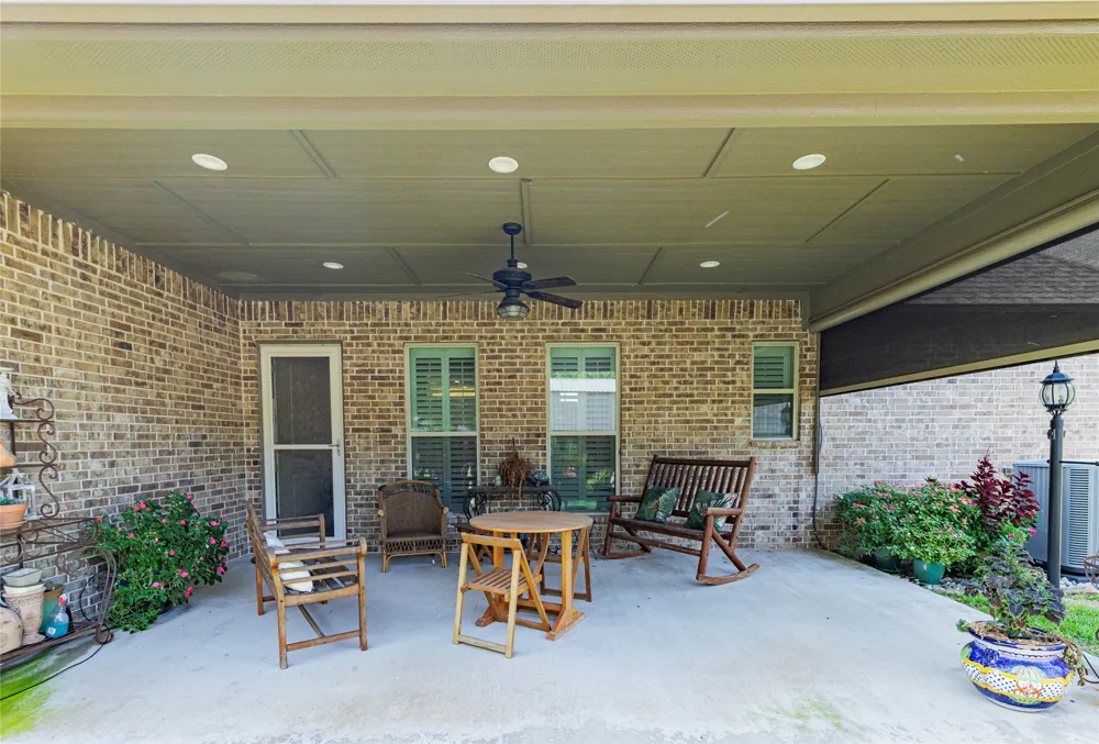 213 Windy Glen Drive Decatur, TX 76234