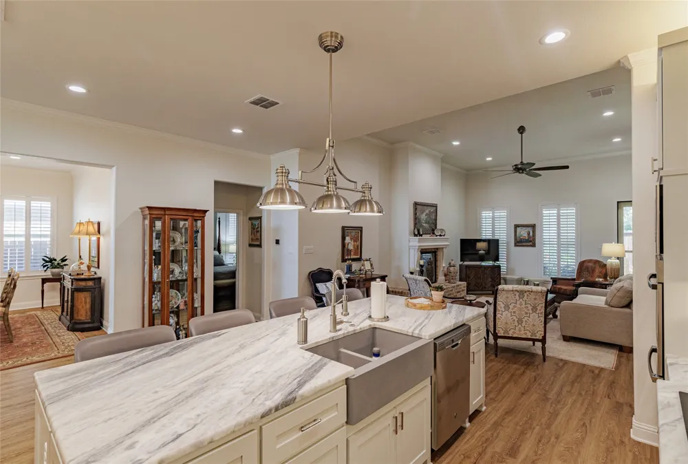 213 Windy Glen Drive Decatur, TX 76234