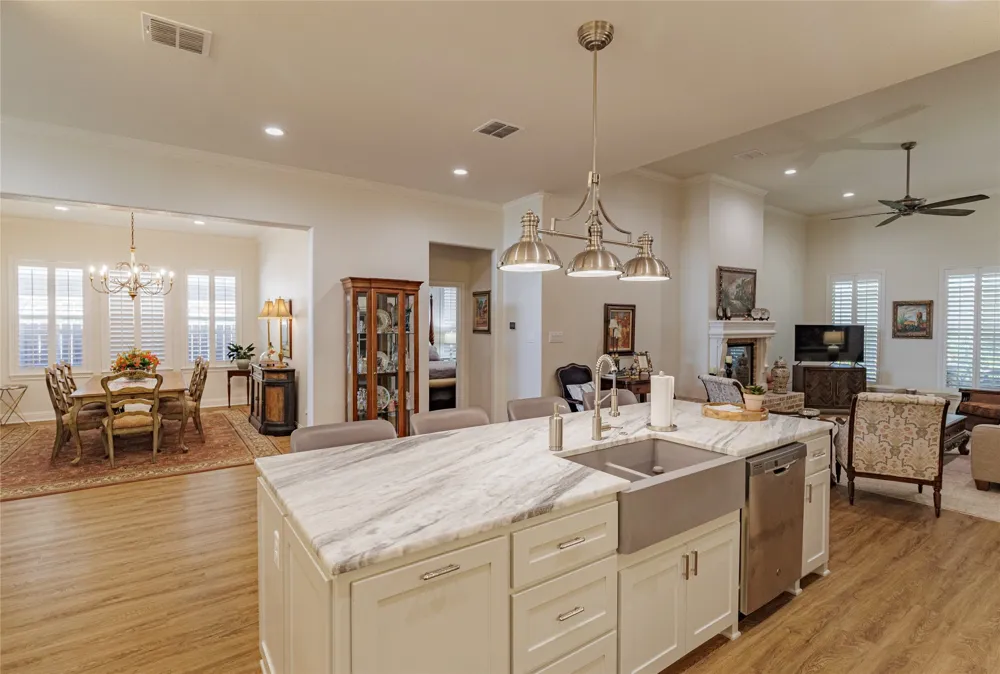 213 Windy Glen Drive Decatur, TX 76234