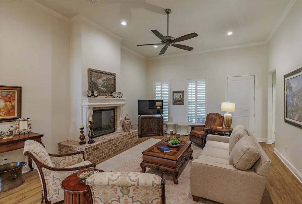 213 Windy Glen Drive Decatur, TX 76234