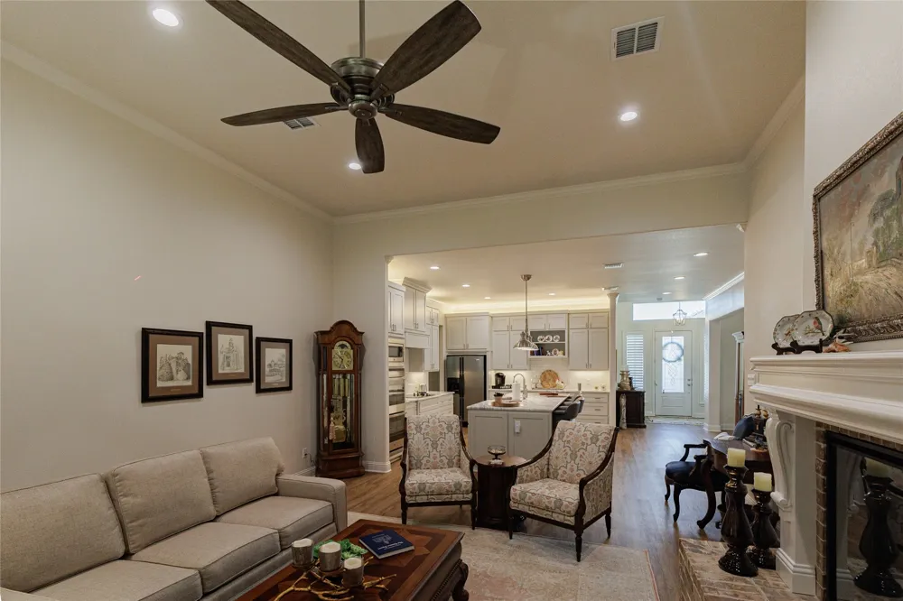 213 Windy Glen Drive Decatur, TX 76234