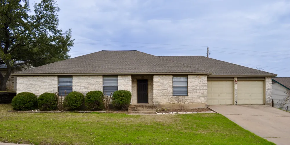 8304 Red Willow Drive Austin, TX 78736