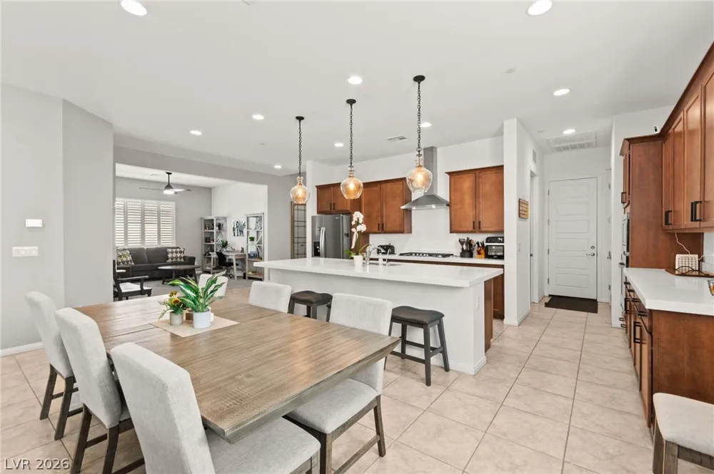 10160 Tree Blossom Avenue Las Vegas, NV 89166