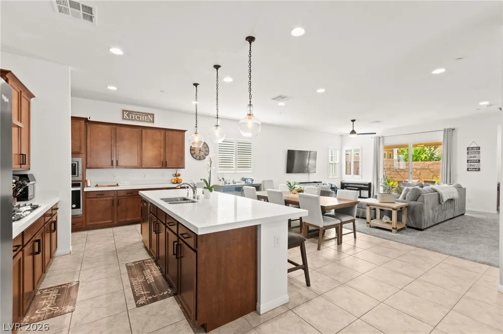 10160 Tree Blossom Avenue Las Vegas, NV 89166