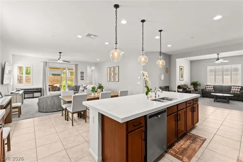 10160 Tree Blossom Avenue Las Vegas, NV 89166
