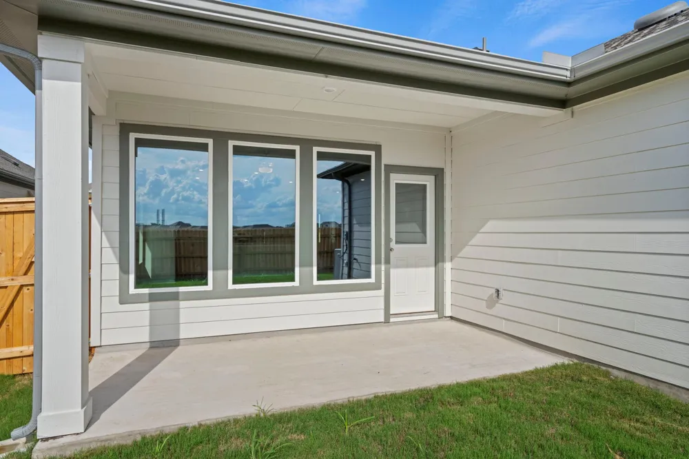 203 Backwood Pass Taylor, TX 76574