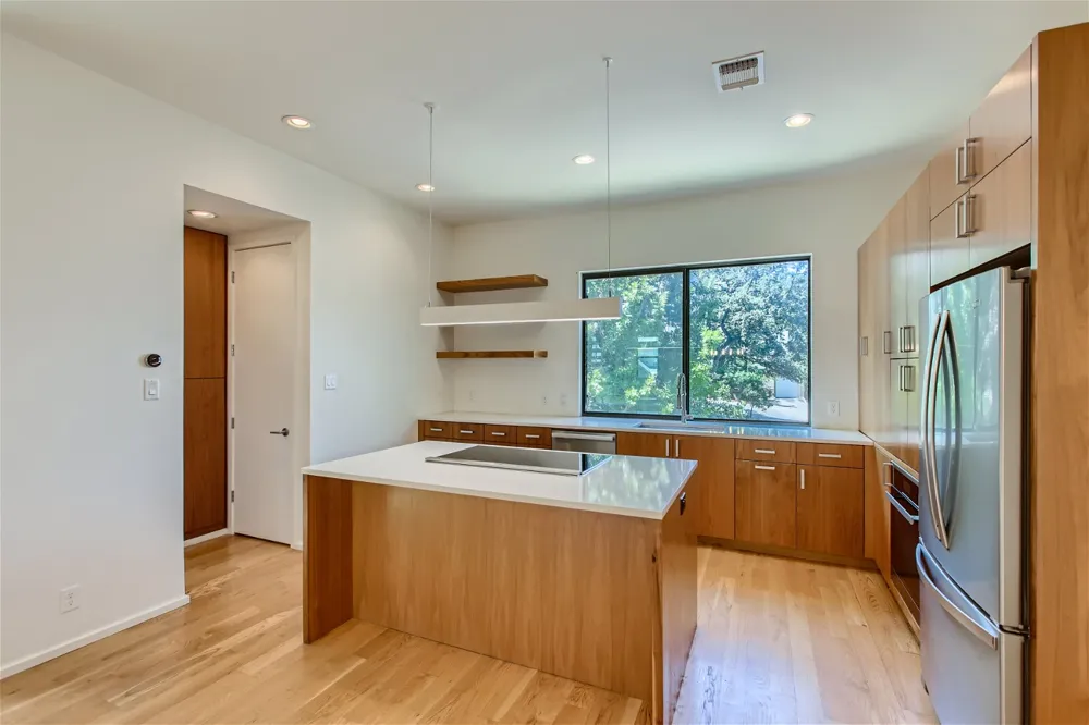 707 Cardinal Lane #L2 Austin, TX 78704