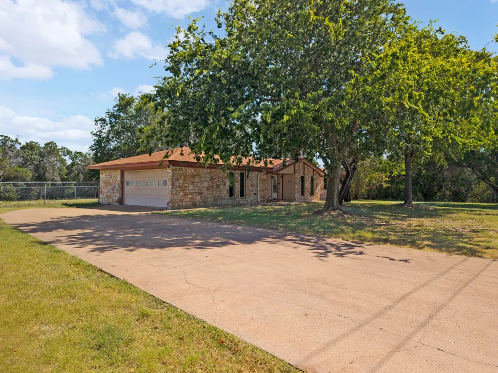 381 County Road 4755 Kempner, TX 76539