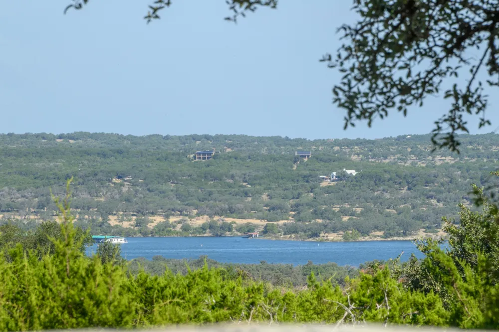 517 Dragon Lakeway, TX 78734