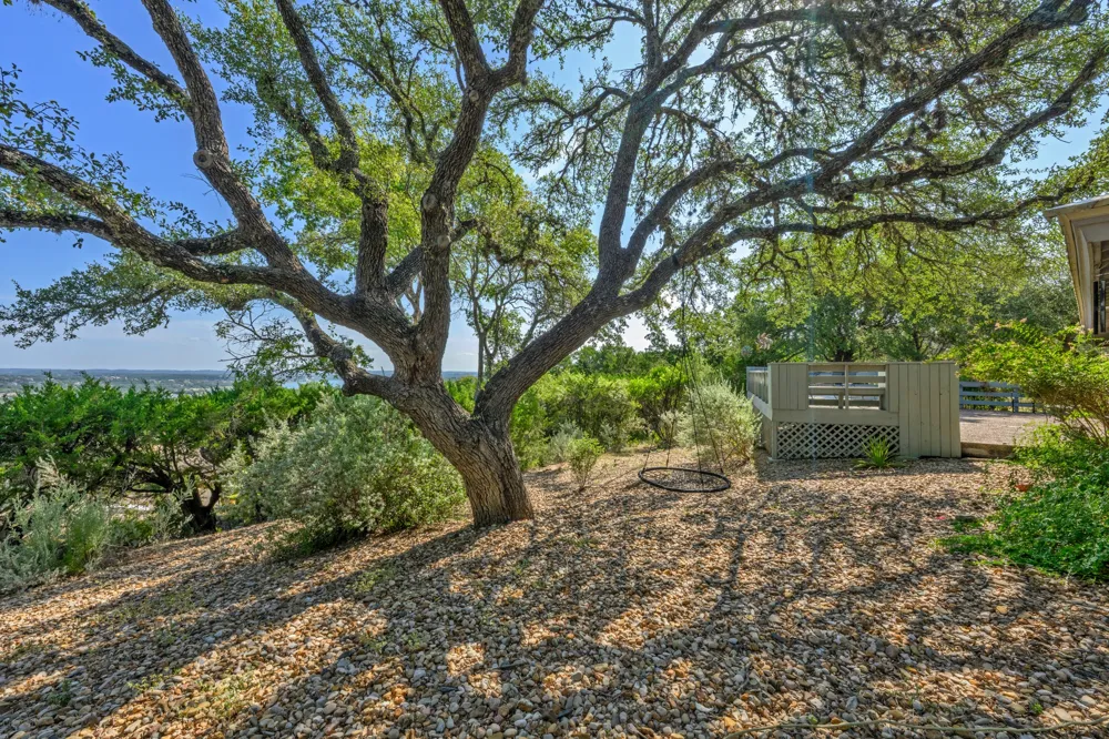517 Dragon Lakeway, TX 78734