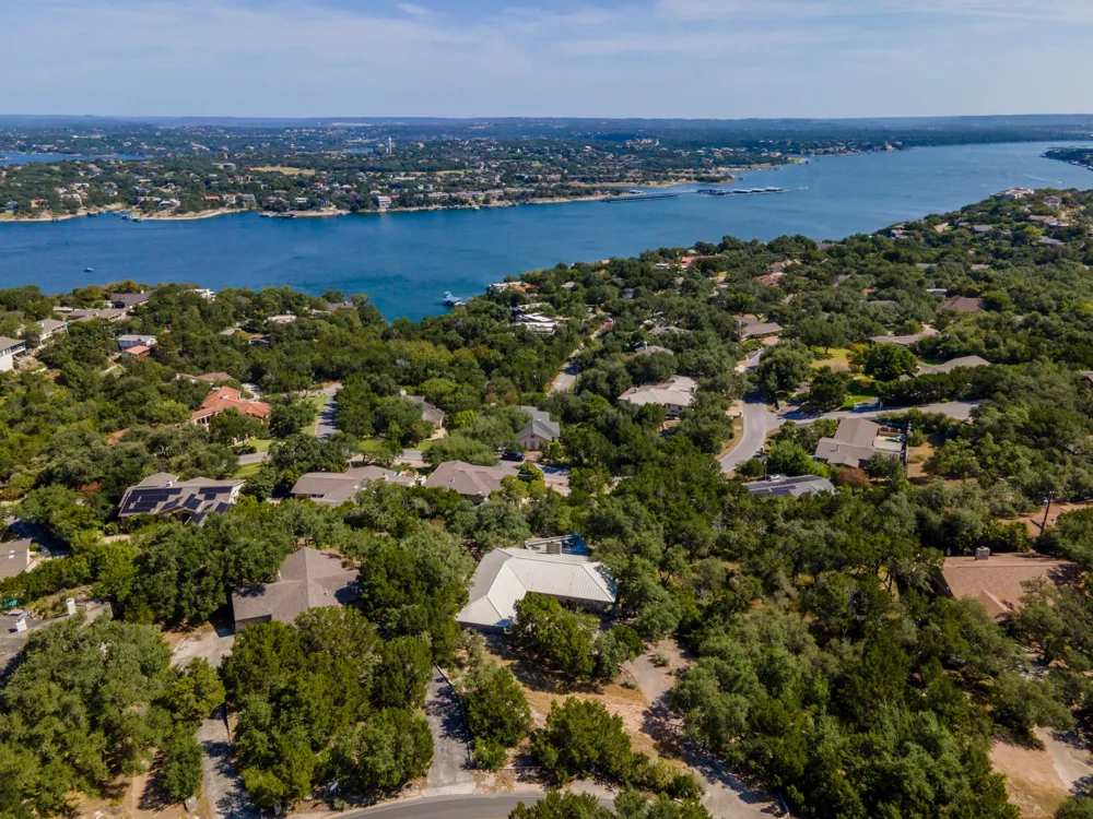 517 Dragon Lakeway, TX 78734
