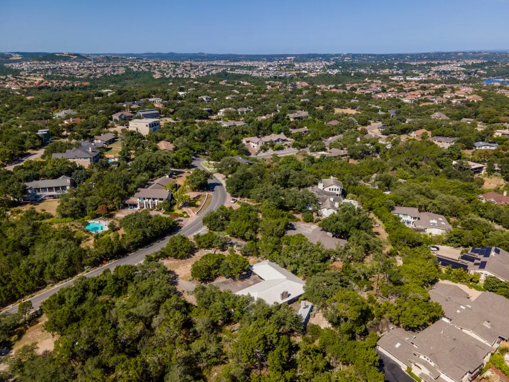 517 Dragon Lakeway, TX 78734