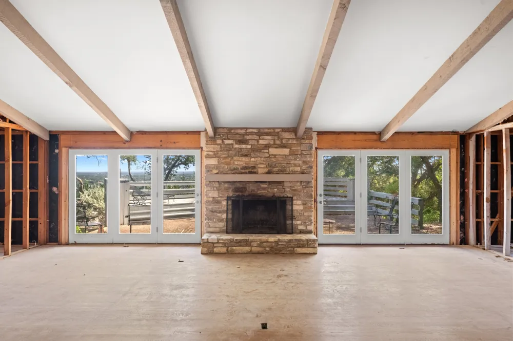 517 Dragon Lakeway, TX 78734