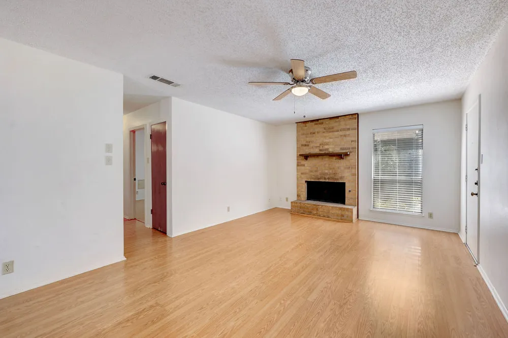 5619 Clay Avenue #B Austin, TX 78756