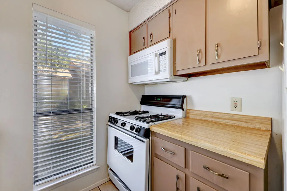 5619 Clay Avenue #B Austin, TX 78756