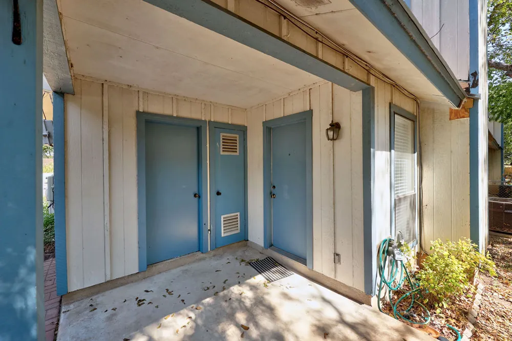 5619 Clay Avenue #B Austin, TX 78756