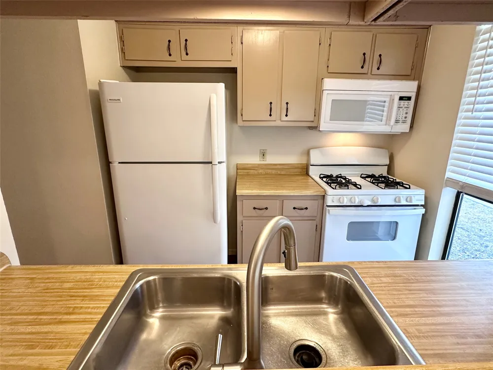 5619 Clay Avenue #B Austin, TX 78756