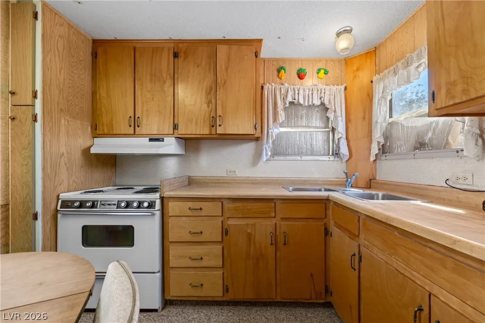 650 W McDonald Avenue Overton, NV 89040