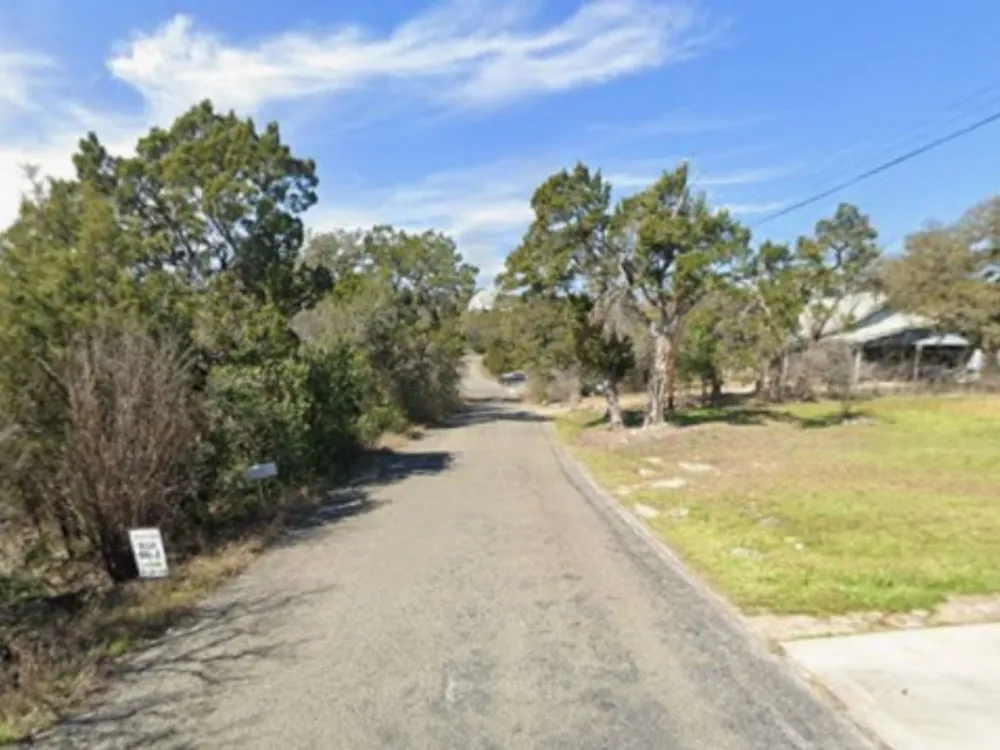 18501 E Lakeview Drive Jonestown, TX 78645