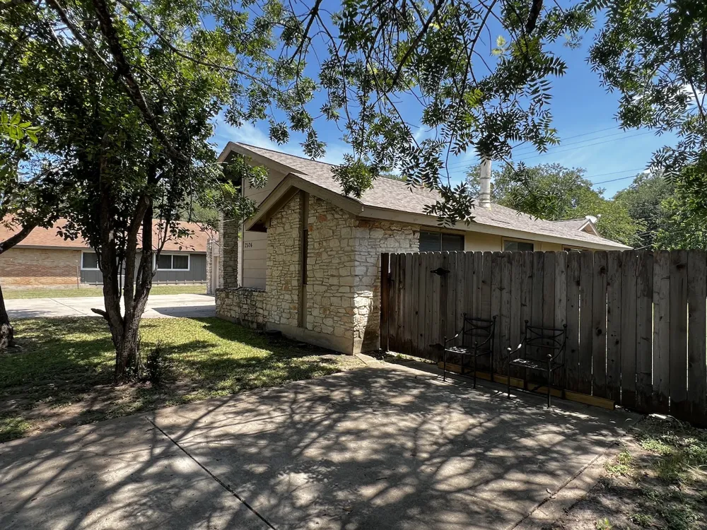 7506 Chelsea Moor #B Austin, TX 78759