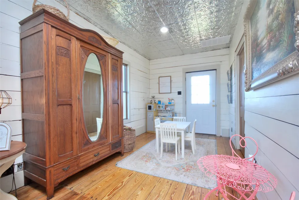 4228 County Road 256 Moulton, TX 77975