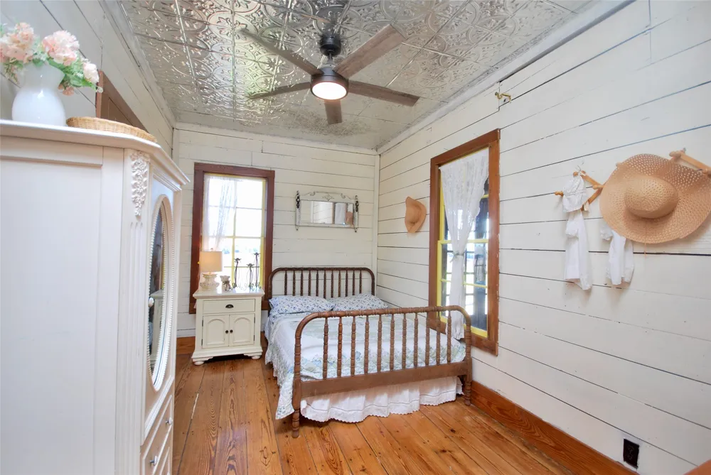 4228 County Road 256 Moulton, TX 77975
