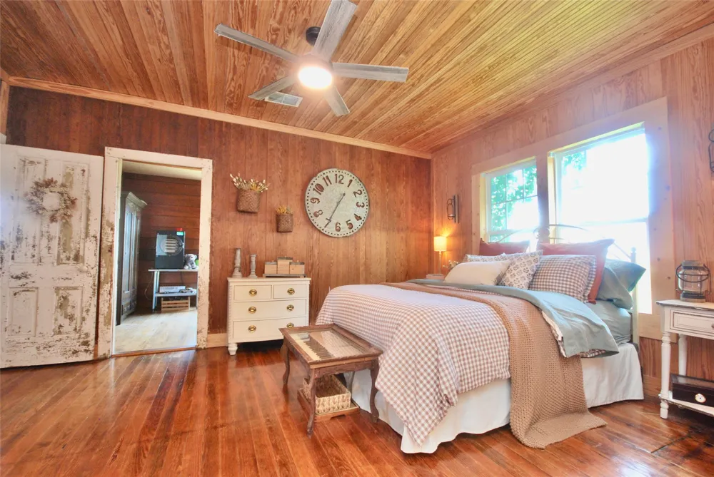 4228 County Road 256 Moulton, TX 77975