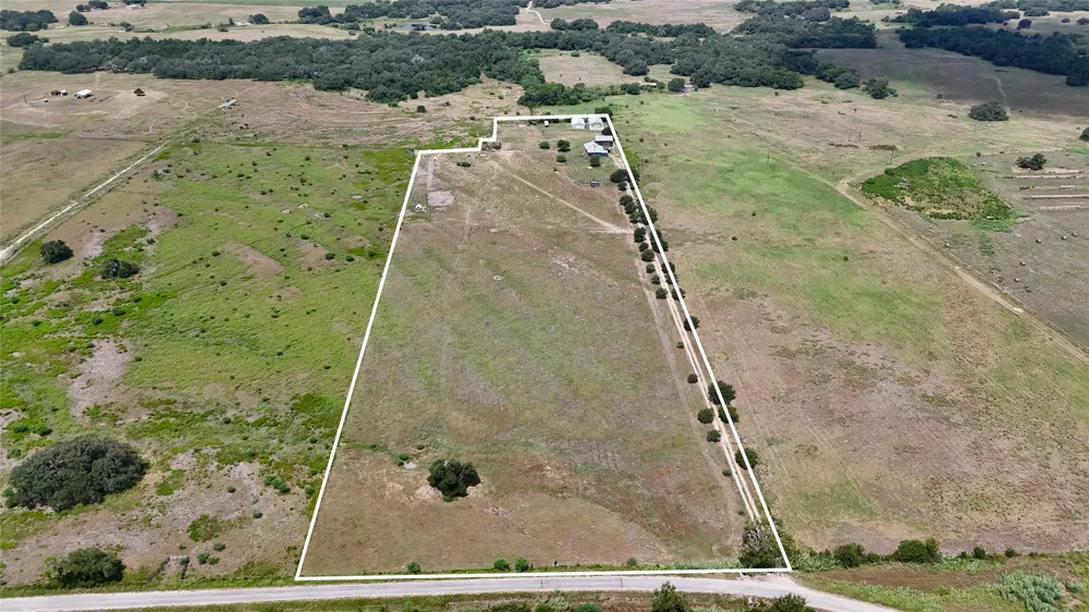 4228 County Road 256 Moulton, TX 77975