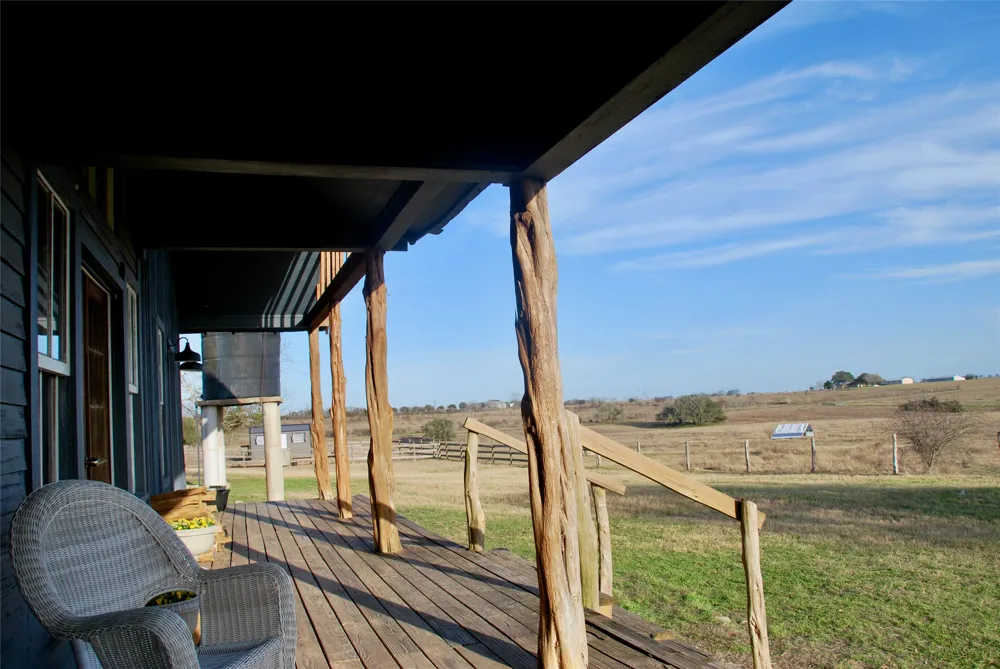 4228 County Road 256 Moulton, TX 77975