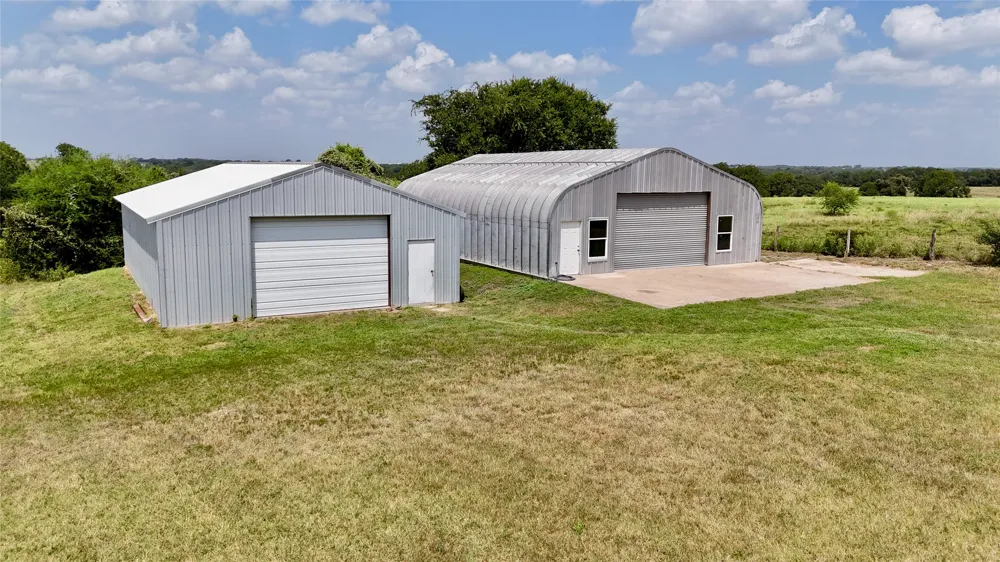 4228 County Road 256 Moulton, TX 77975